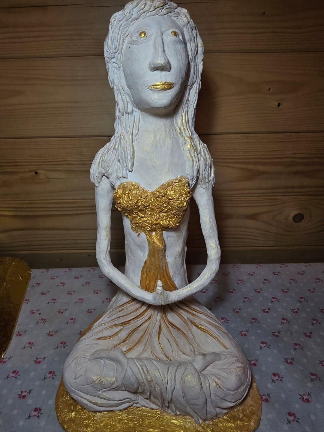 <em>Escultura</em> - Silêncio Dourado